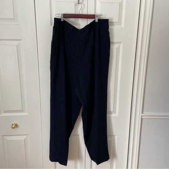 Ralph Lauren Women’s 100% Wool Navy Gold Classic Logo Crest 2 Piece Suit Blazer - Picture 11 of 14